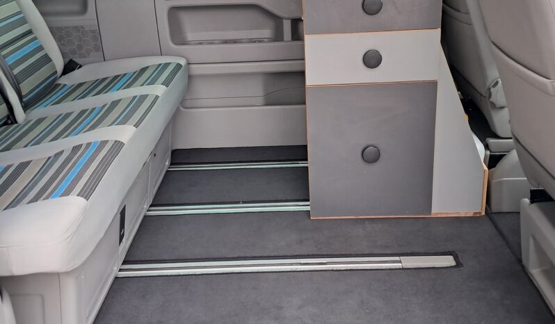 VOLKSWAGEN T5 CALIFORNIA BEACH 140 CV AUTOCARAVAN pieno